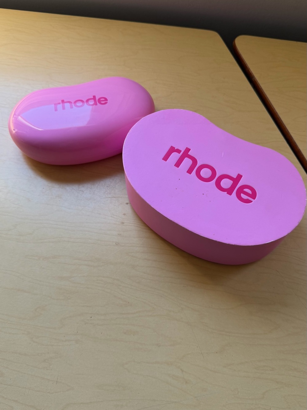 RHODE Jelly Bean Silicone Makeup Pouch